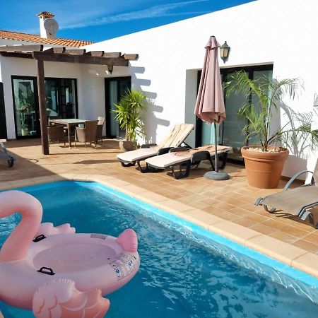Beautiful Spacious Villa With Private Heated Pool In לאחארס מראה חיצוני תמונה