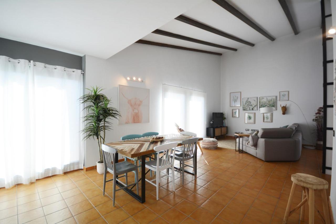Beautiful Spacious Villa With Private Heated Pool In לאחארס מראה חיצוני תמונה