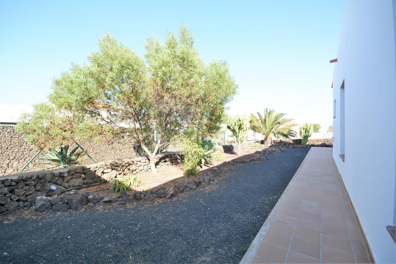 Beautiful Spacious Villa With Private Heated Pool In לאחארס מראה חיצוני תמונה