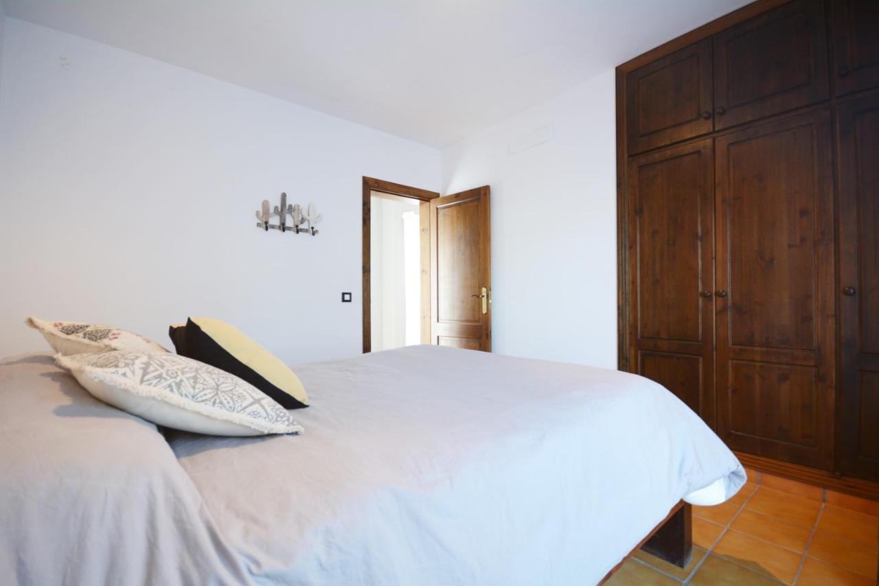Beautiful Spacious Villa With Private Heated Pool In לאחארס מראה חיצוני תמונה