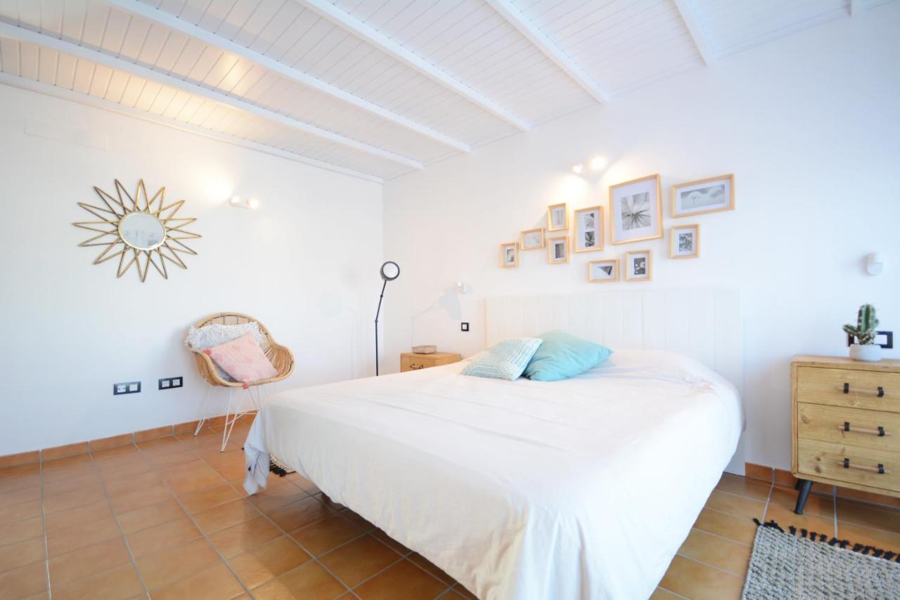 Beautiful Spacious Villa With Private Heated Pool In לאחארס מראה חיצוני תמונה