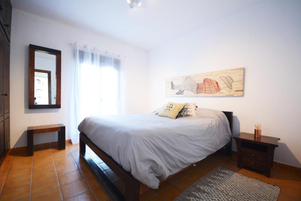 Beautiful Spacious Villa With Private Heated Pool In לאחארס מראה חיצוני תמונה